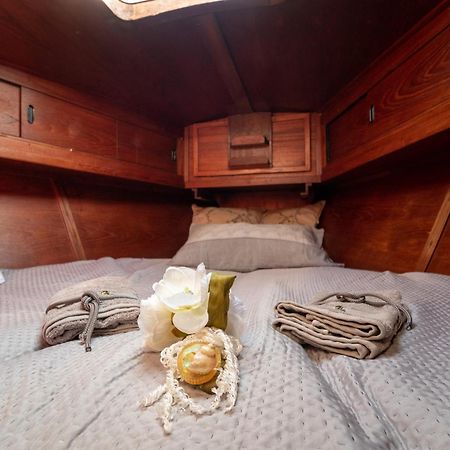 Quo Vadis Yacht Hotel Bari Bagian luar foto
